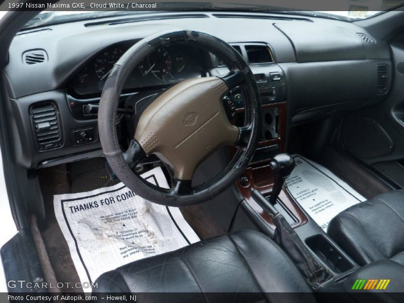 Cloud White / Charcoal 1997 Nissan Maxima GXE