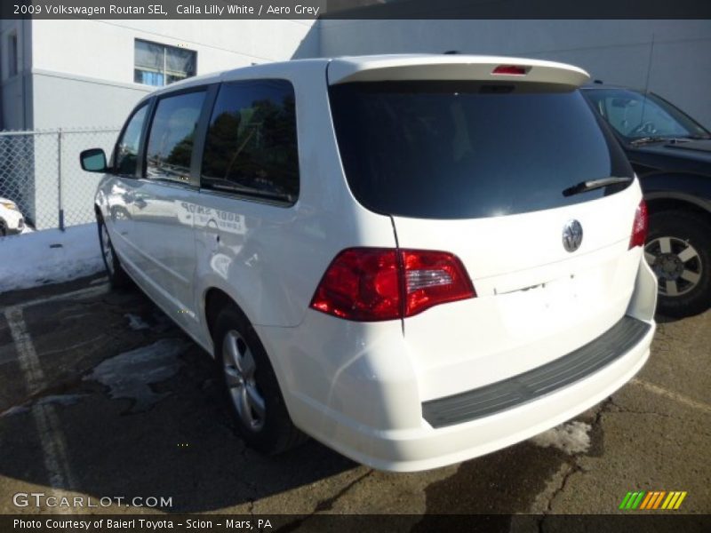 Calla Lilly White / Aero Grey 2009 Volkswagen Routan SEL