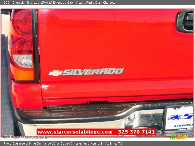 Victory Red / Dark Charcoal 2004 Chevrolet Silverado 1500 LS Extended Cab