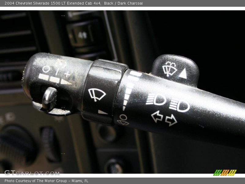 Controls of 2004 Silverado 1500 LT Extended Cab 4x4