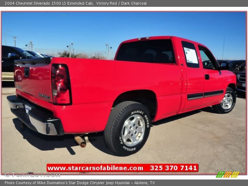 Victory Red / Dark Charcoal 2004 Chevrolet Silverado 1500 LS Extended Cab