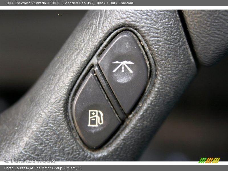 Controls of 2004 Silverado 1500 LT Extended Cab 4x4