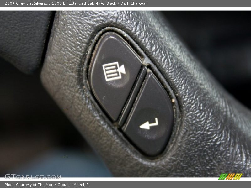 Controls of 2004 Silverado 1500 LT Extended Cab 4x4