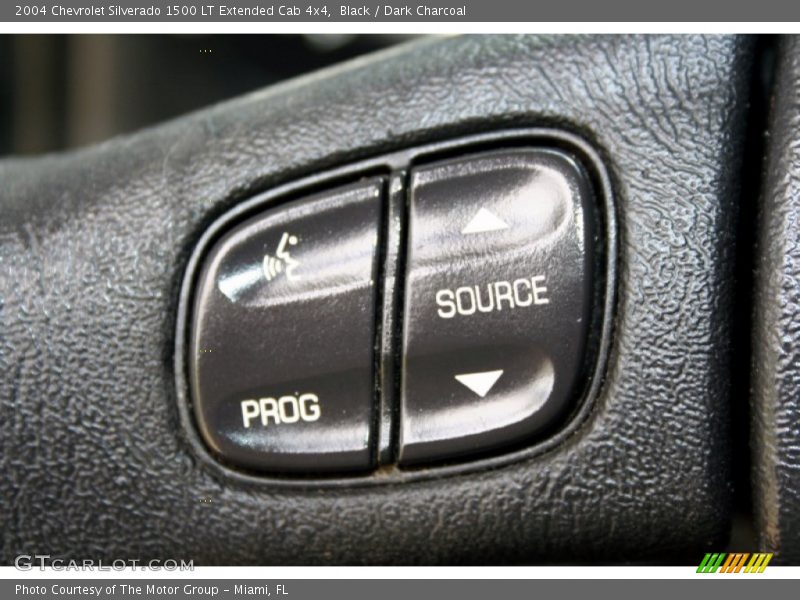 Controls of 2004 Silverado 1500 LT Extended Cab 4x4