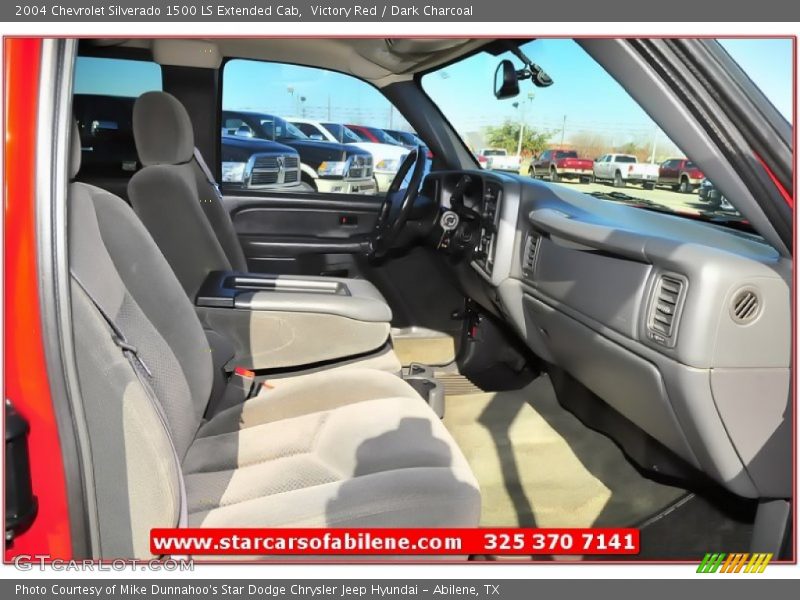 Victory Red / Dark Charcoal 2004 Chevrolet Silverado 1500 LS Extended Cab