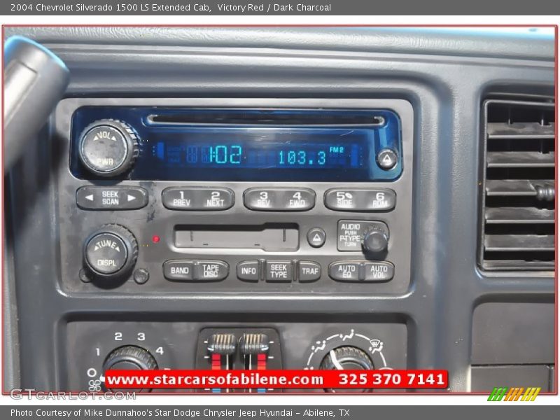 Victory Red / Dark Charcoal 2004 Chevrolet Silverado 1500 LS Extended Cab