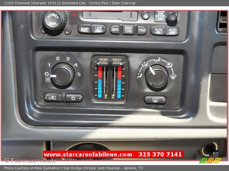 Victory Red / Dark Charcoal 2004 Chevrolet Silverado 1500 LS Extended Cab