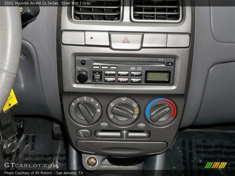 Silver Mist / Gray 2002 Hyundai Accent GL Sedan