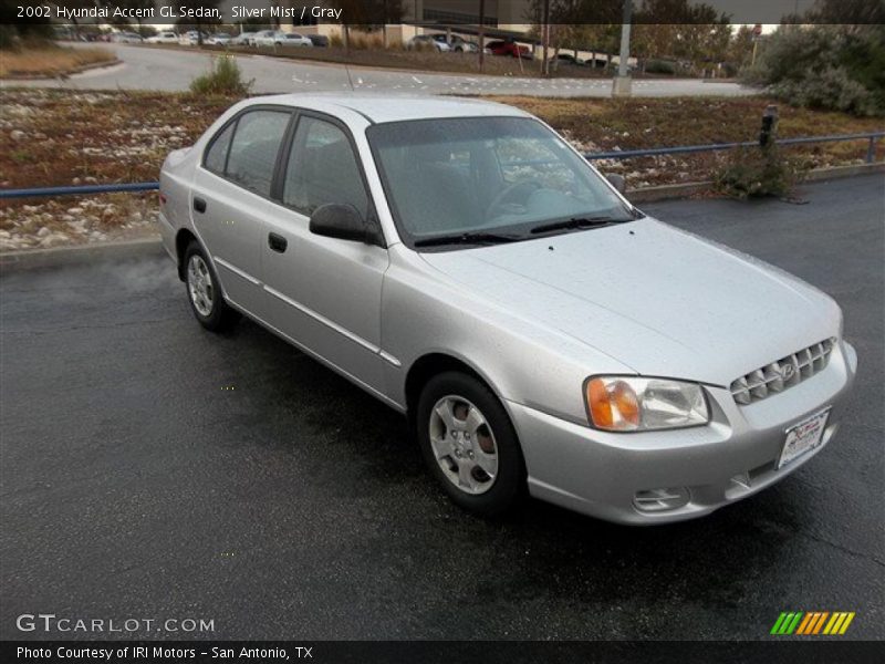 Silver Mist / Gray 2002 Hyundai Accent GL Sedan