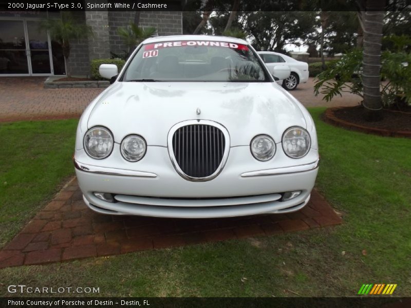 Spindrift White / Cashmere 2000 Jaguar S-Type 3.0