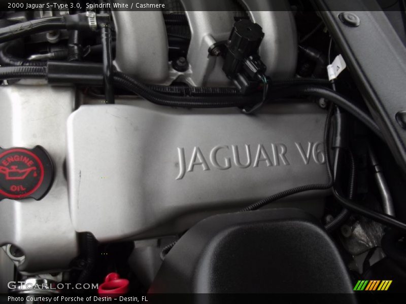 Spindrift White / Cashmere 2000 Jaguar S-Type 3.0