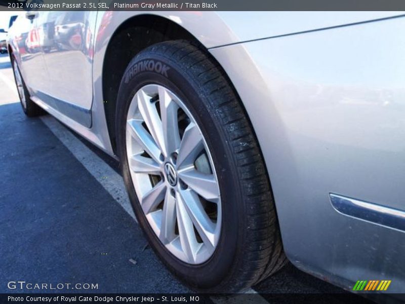 Platinum Gray Metallic / Titan Black 2012 Volkswagen Passat 2.5L SEL