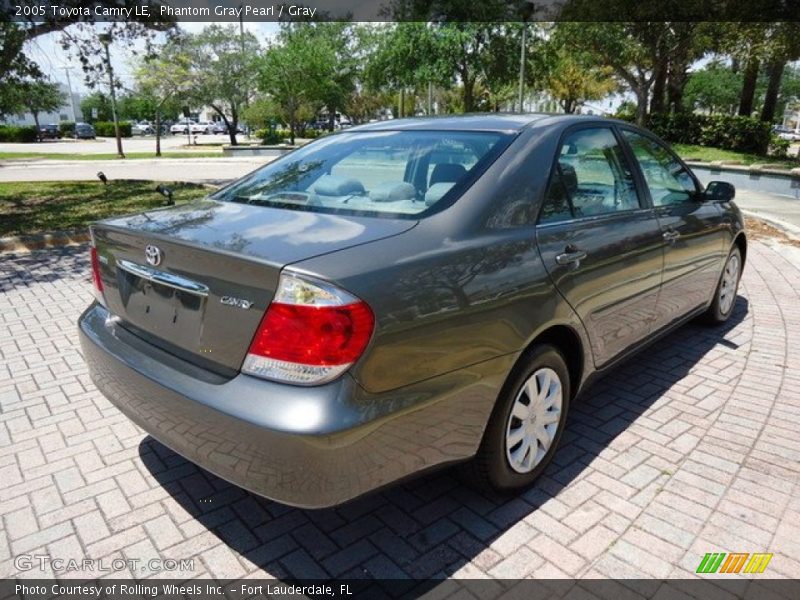Phantom Gray Pearl / Gray 2005 Toyota Camry LE