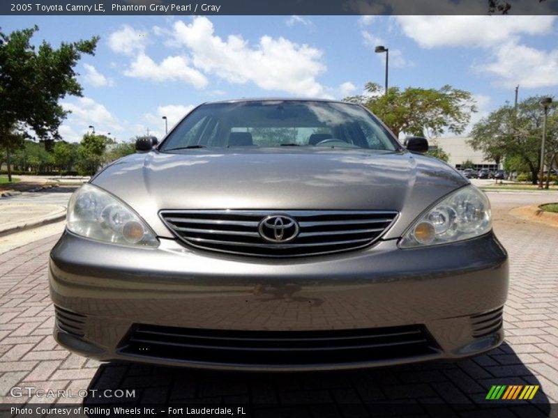 Phantom Gray Pearl / Gray 2005 Toyota Camry LE