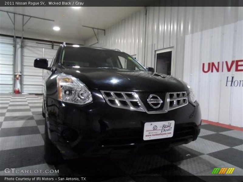 Wicked Black / Gray 2011 Nissan Rogue SV