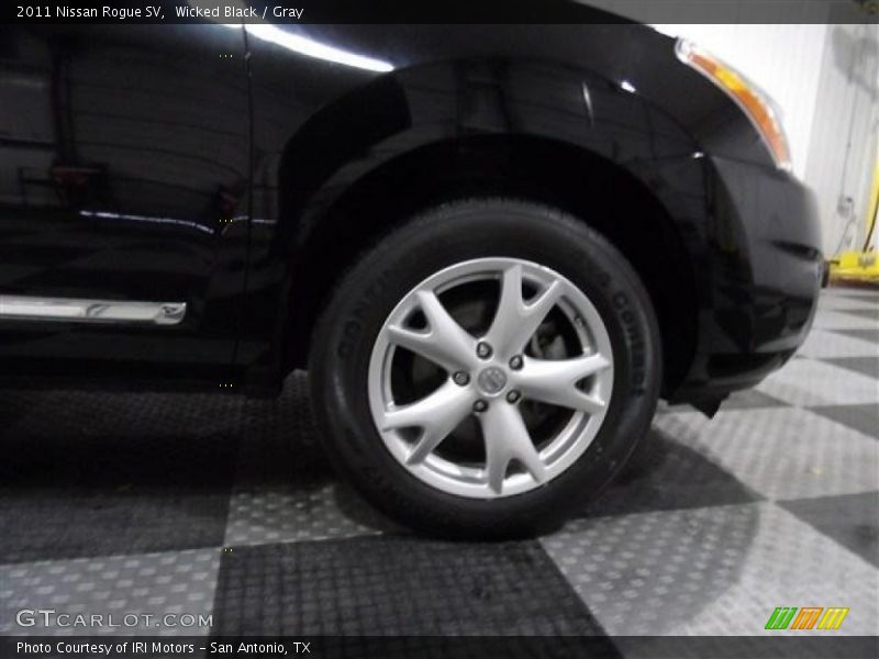 Wicked Black / Gray 2011 Nissan Rogue SV