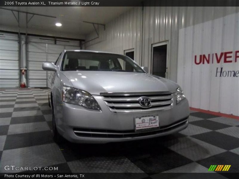 Titanium Metallic / Light Gray 2006 Toyota Avalon XL