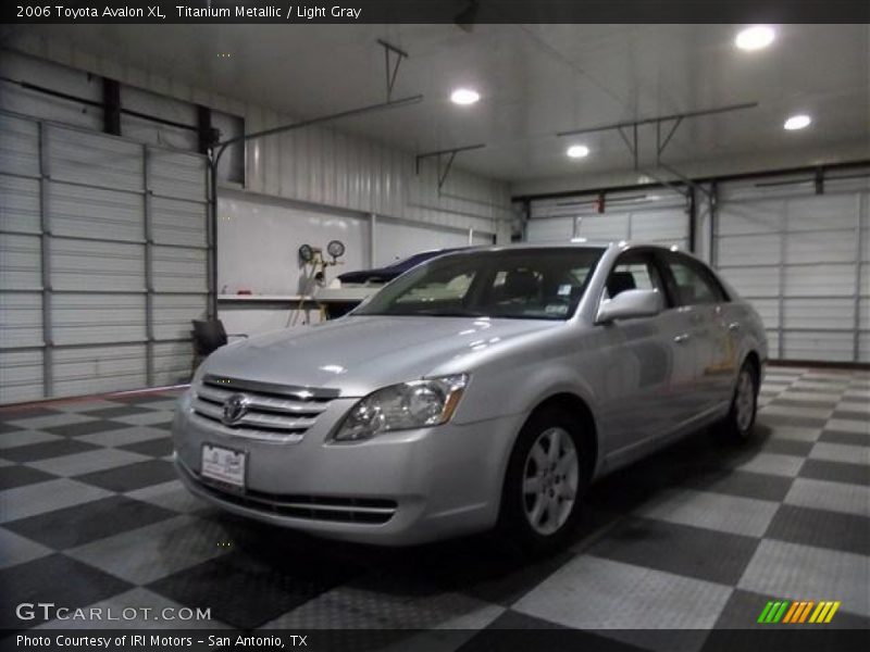 Titanium Metallic / Light Gray 2006 Toyota Avalon XL