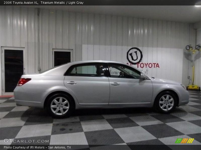 Titanium Metallic / Light Gray 2006 Toyota Avalon XL