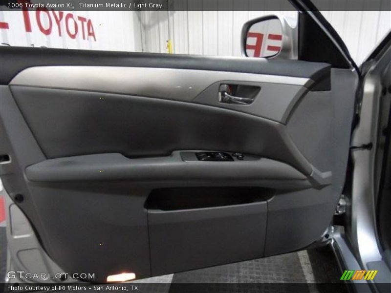 Titanium Metallic / Light Gray 2006 Toyota Avalon XL