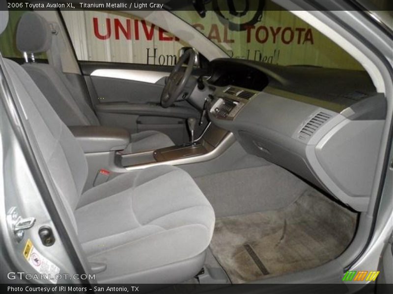 Titanium Metallic / Light Gray 2006 Toyota Avalon XL
