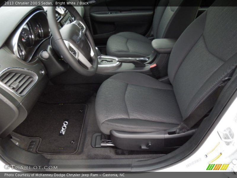 Bright White / Black 2013 Chrysler 200 S Sedan