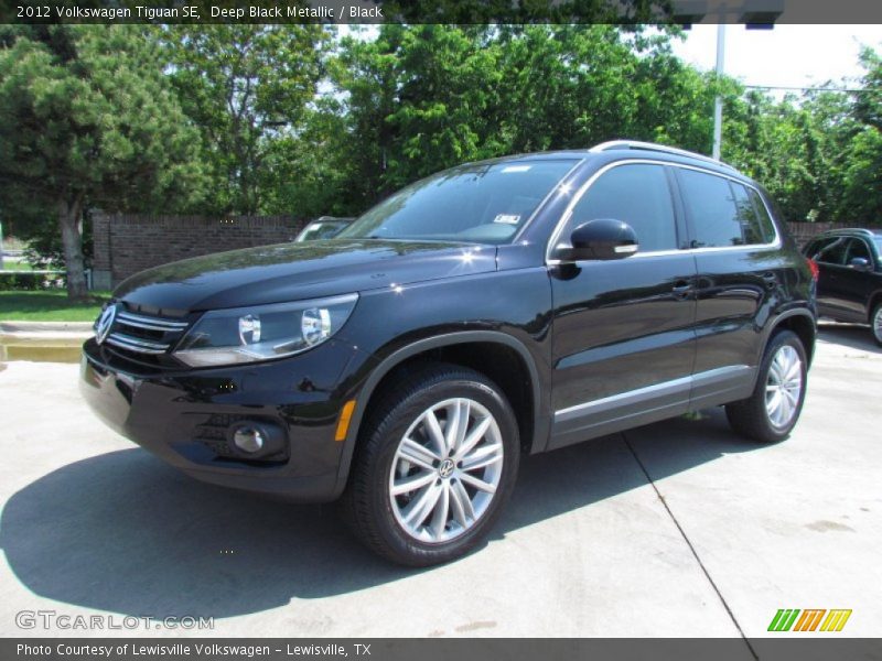 Deep Black Metallic / Black 2012 Volkswagen Tiguan SE