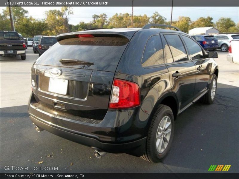 Tuxedo Black Metallic / Charcoal Black 2013 Ford Edge SE