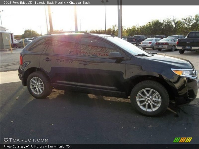 Tuxedo Black Metallic / Charcoal Black 2013 Ford Edge SE