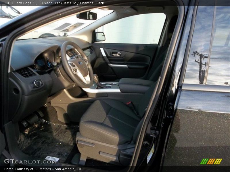 Tuxedo Black Metallic / Charcoal Black 2013 Ford Edge SE