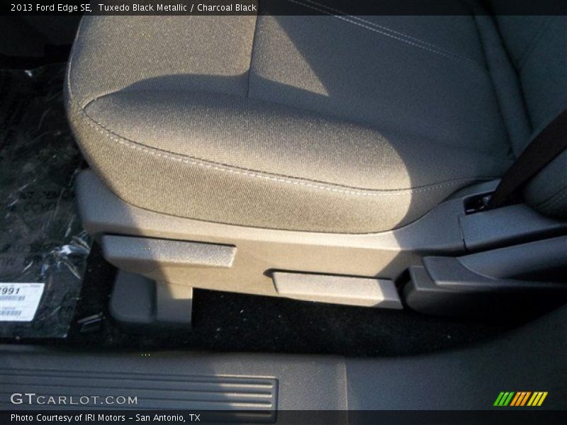 Tuxedo Black Metallic / Charcoal Black 2013 Ford Edge SE