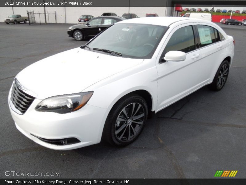 Bright White / Black 2013 Chrysler 200 S Sedan
