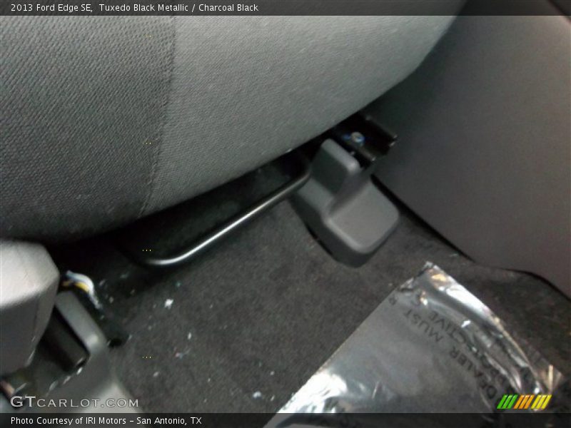 Tuxedo Black Metallic / Charcoal Black 2013 Ford Edge SE