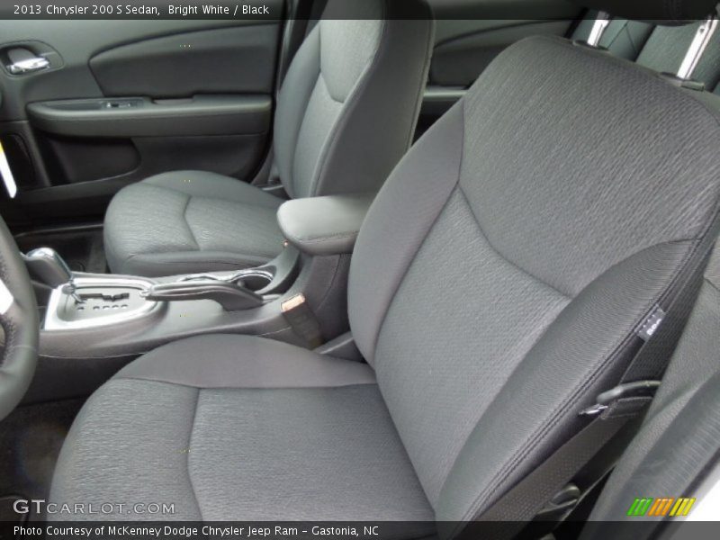 Bright White / Black 2013 Chrysler 200 S Sedan