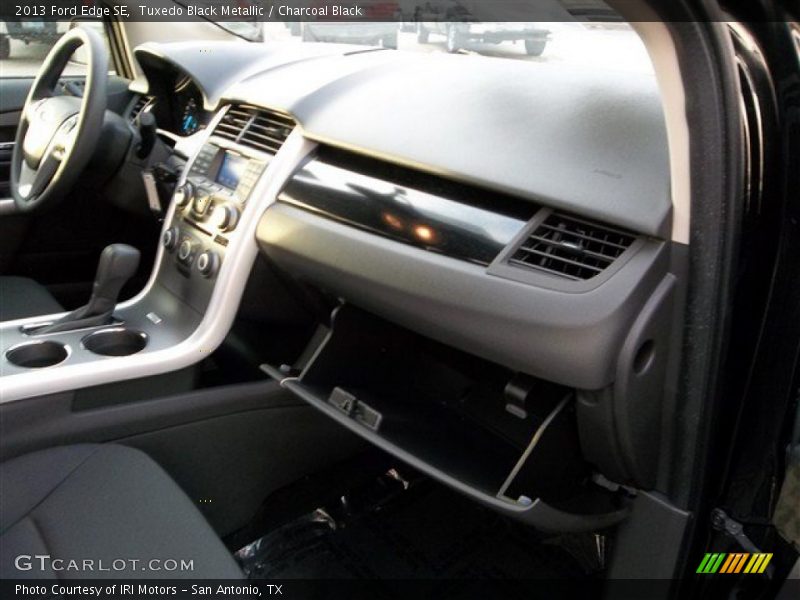 Tuxedo Black Metallic / Charcoal Black 2013 Ford Edge SE