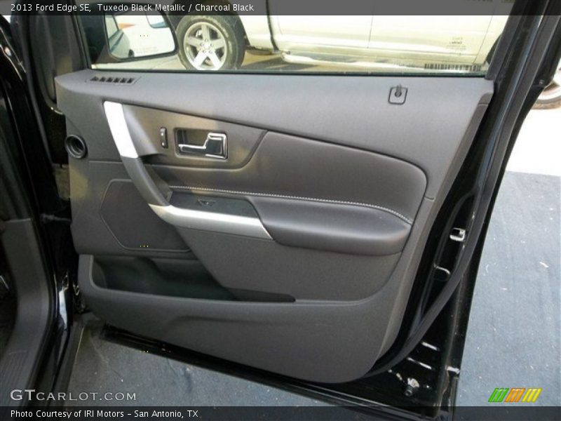 Tuxedo Black Metallic / Charcoal Black 2013 Ford Edge SE