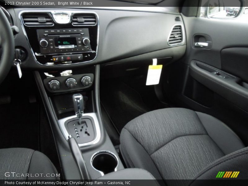 Bright White / Black 2013 Chrysler 200 S Sedan