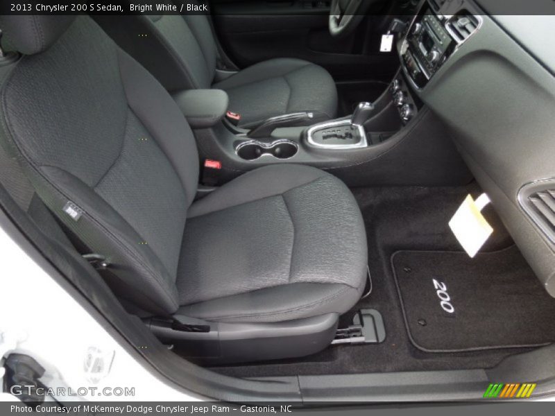 Bright White / Black 2013 Chrysler 200 S Sedan