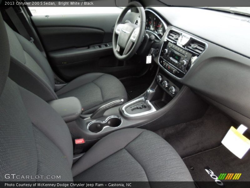 Bright White / Black 2013 Chrysler 200 S Sedan