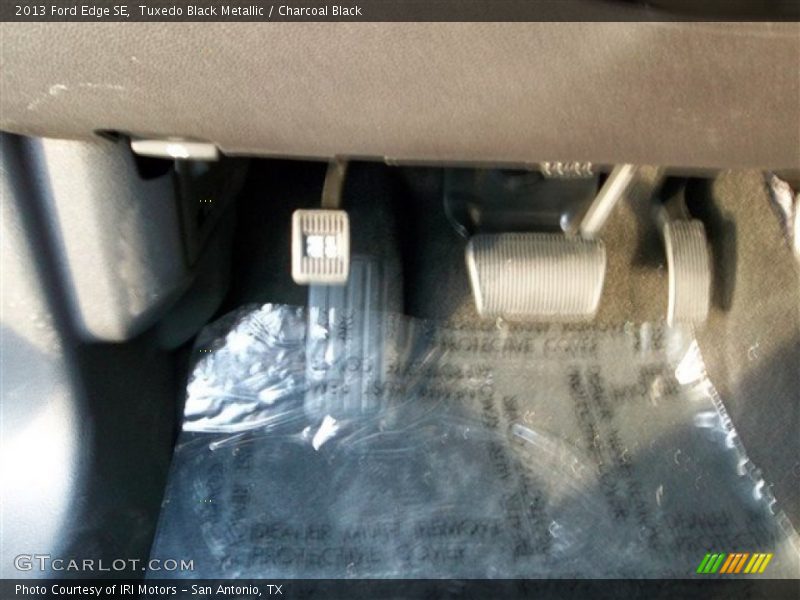 Tuxedo Black Metallic / Charcoal Black 2013 Ford Edge SE