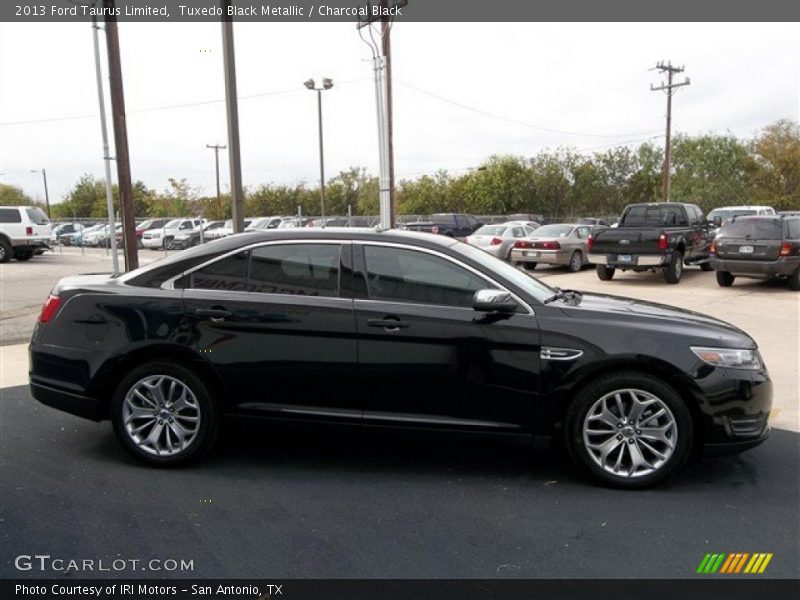 Tuxedo Black Metallic / Charcoal Black 2013 Ford Taurus Limited