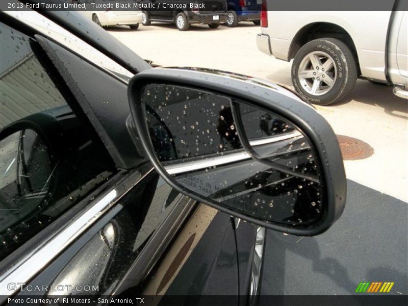 Tuxedo Black Metallic / Charcoal Black 2013 Ford Taurus Limited