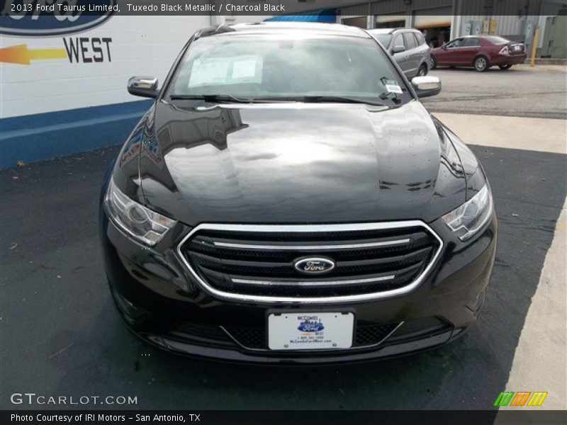 Tuxedo Black Metallic / Charcoal Black 2013 Ford Taurus Limited