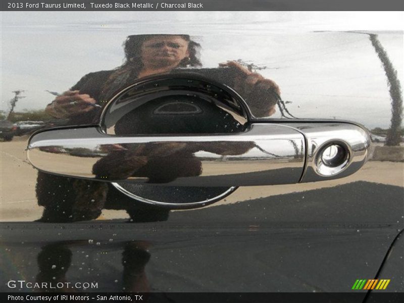 Tuxedo Black Metallic / Charcoal Black 2013 Ford Taurus Limited