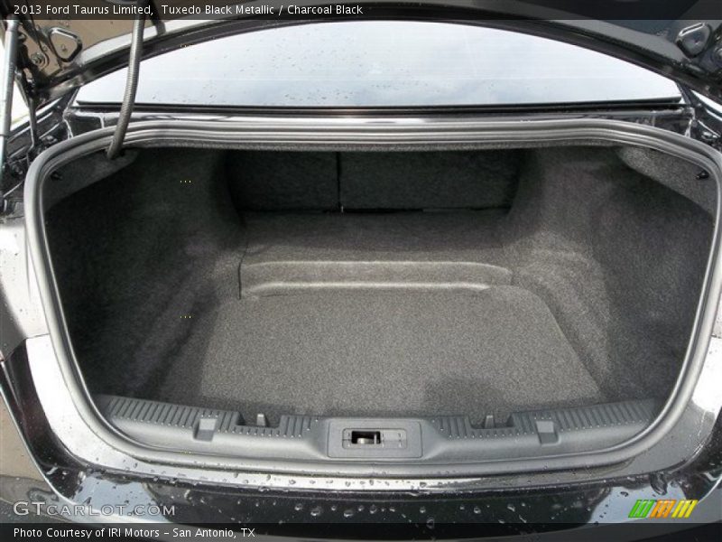 Tuxedo Black Metallic / Charcoal Black 2013 Ford Taurus Limited