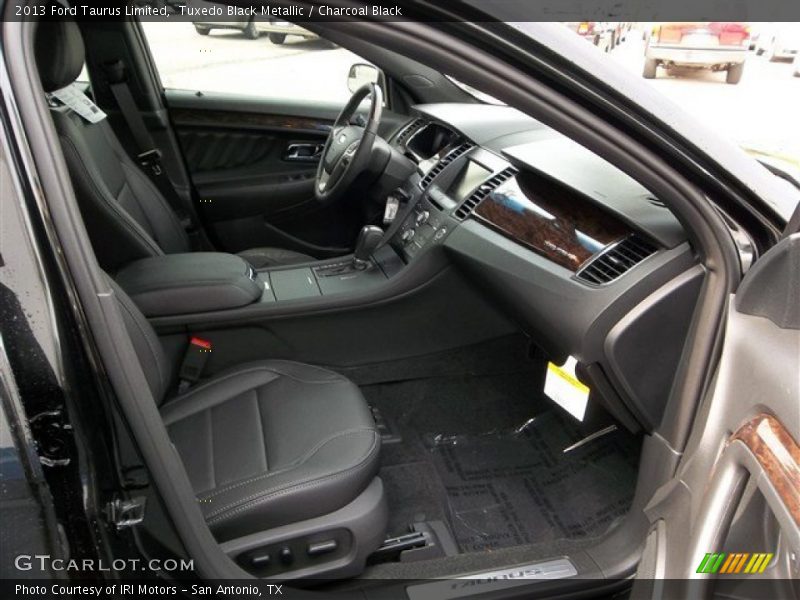 Tuxedo Black Metallic / Charcoal Black 2013 Ford Taurus Limited