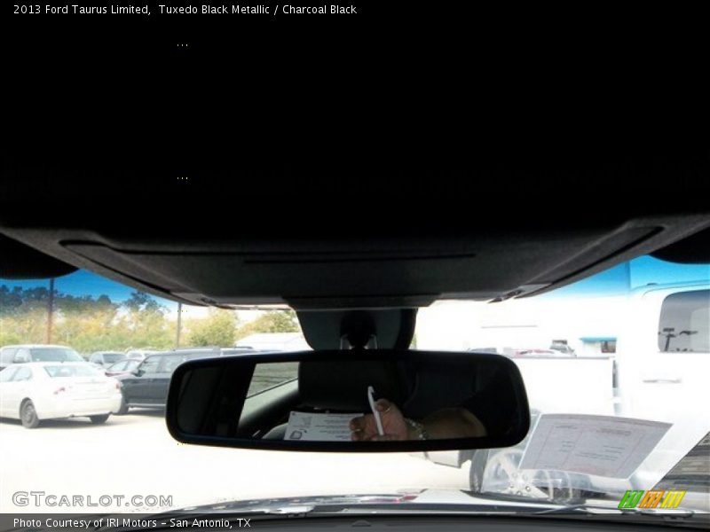 Tuxedo Black Metallic / Charcoal Black 2013 Ford Taurus Limited