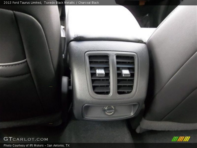 Tuxedo Black Metallic / Charcoal Black 2013 Ford Taurus Limited