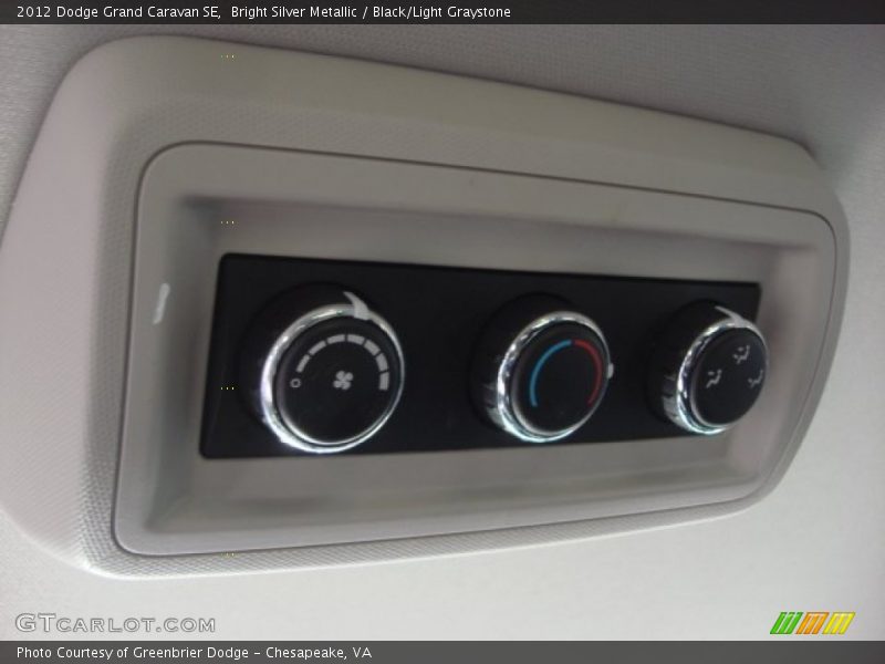 Bright Silver Metallic / Black/Light Graystone 2012 Dodge Grand Caravan SE