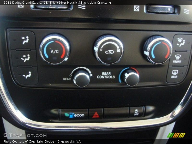 Bright Silver Metallic / Black/Light Graystone 2012 Dodge Grand Caravan SE